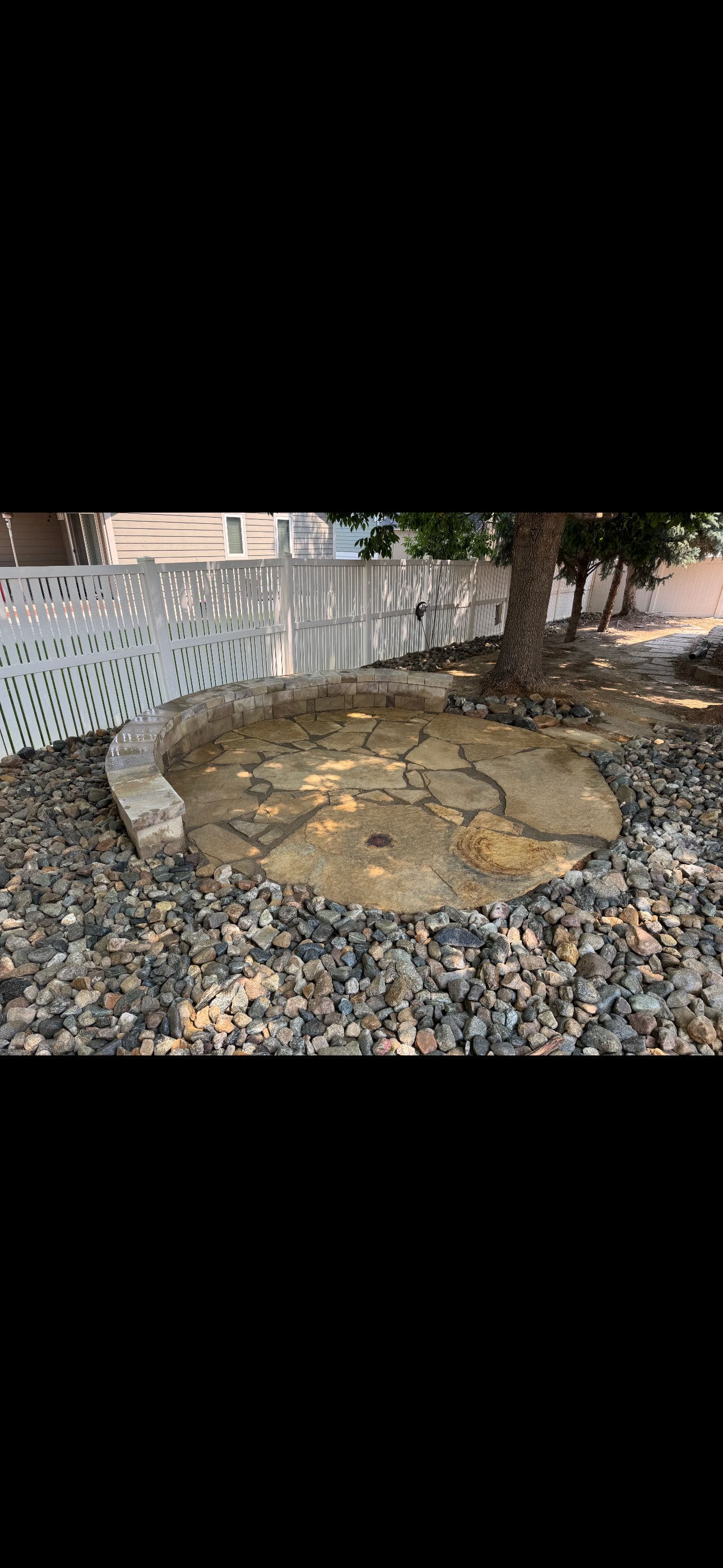 Gallery photos for Low-Maintenance Xeriscape with Flagstone Patio and Seating Wall: Image #4