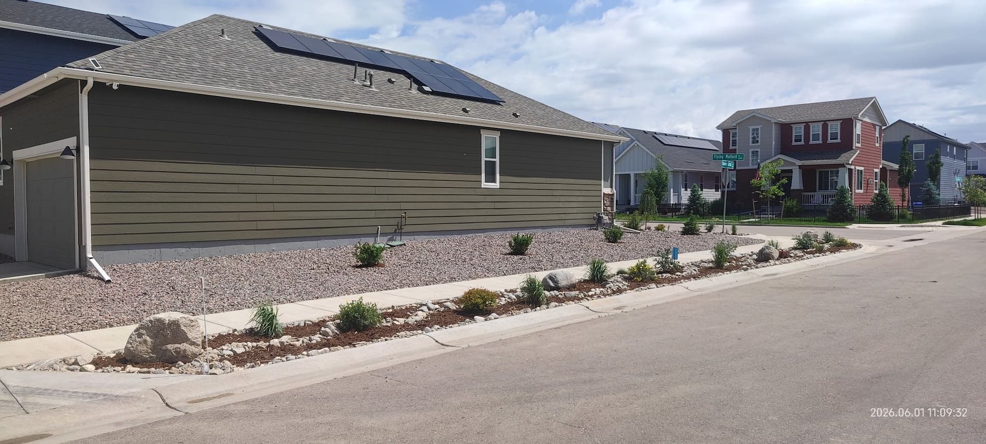 Gallery photos for Grass Out, Xeriscape In - Less Water, Less Work, Better Curb Appeal: Image #5