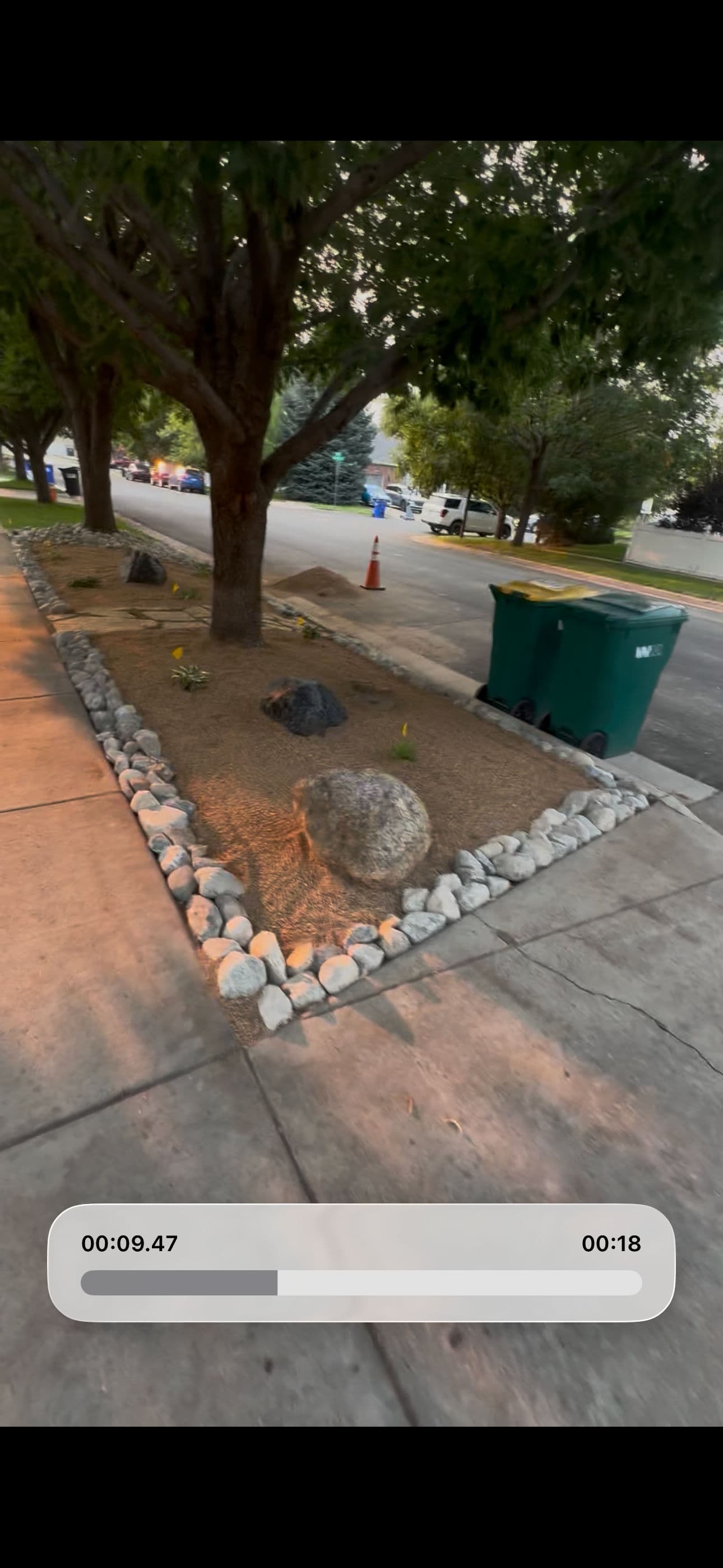 Gallery photos for Low-Maintenance Xeriscape with Flagstone Patio and Seating Wall: Image #3