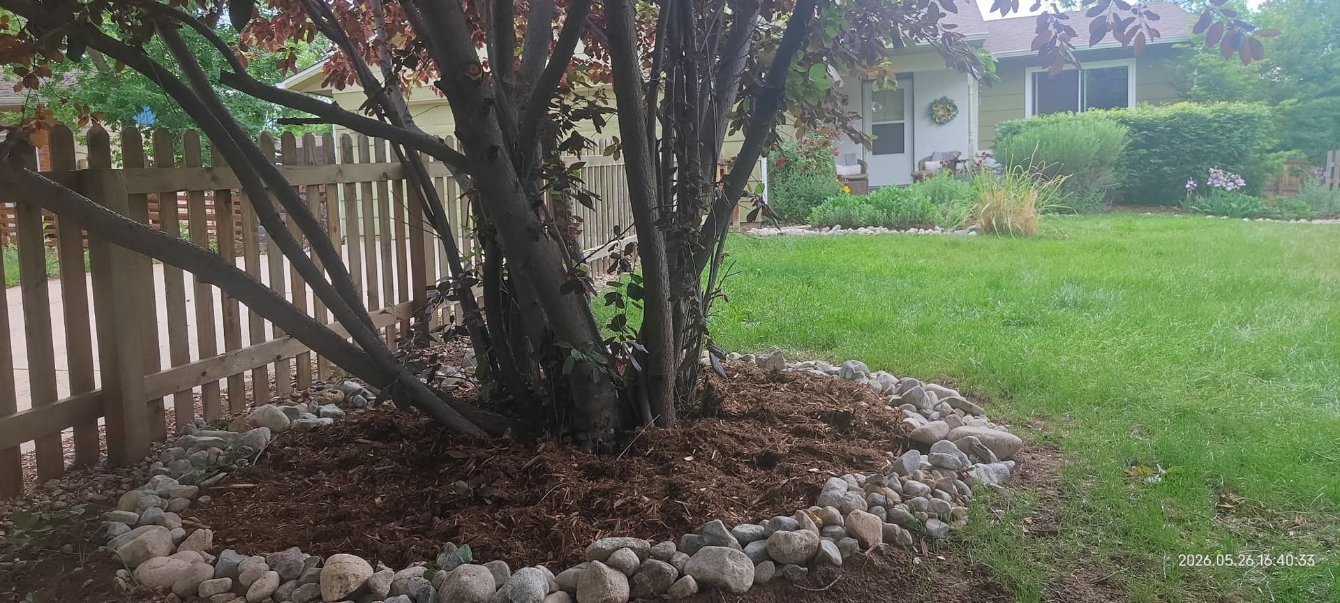 Gallery photos for Retaining Wall, Flagstone Walkway and Cobblestone Edging Done Right: Image #2